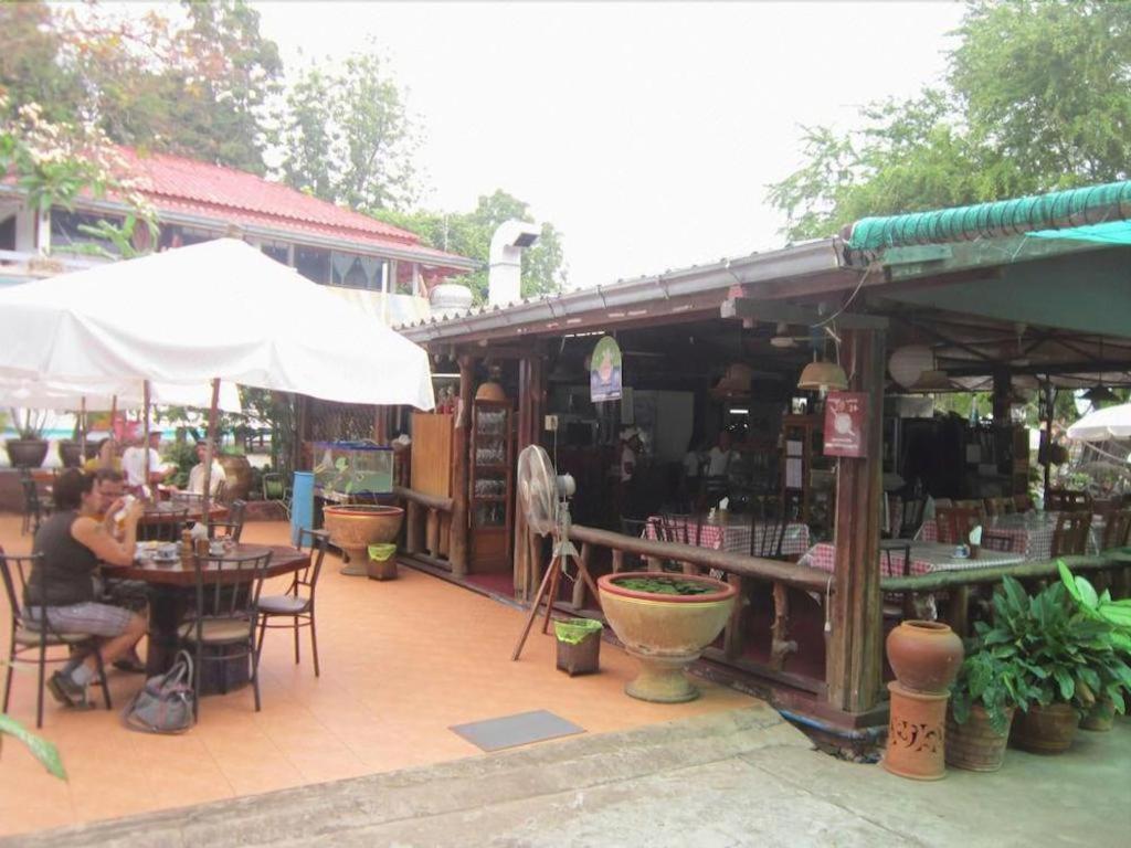 Rimtalay Resort Koh Si Chang Exterior photo